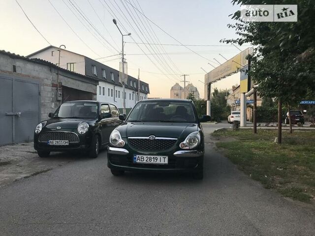 Зелений Дайхатсу Sirion, об'ємом двигуна 1 л та пробігом 160 тис. км за 3500 $, фото 16 на Automoto.ua