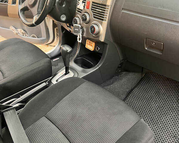 Белый Дайхатсу Териос, объемом двигателя 1.5 л и пробегом 180 тыс. км за 7000 $, фото 4 на Automoto.ua