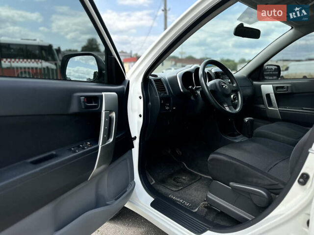 Білий Дайхатсу Terios, об'ємом двигуна 1.5 л та пробігом 164 тис. км за 7200 $, фото 6 на Automoto.ua