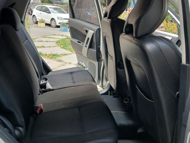 Дайхатсу Terios 2008 у Броварах на Automoto.ua Білий Дайхатсу Terios, об'ємом двигуна 1.5 л та пробігом 220 тис. км за 6800 $, фото 5 на Automoto.ua