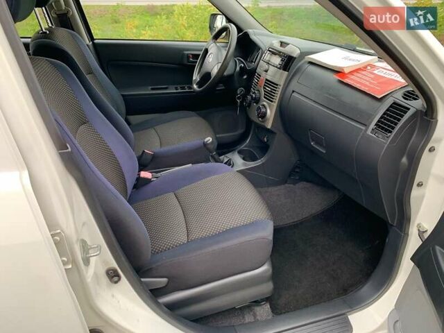 Дайхатсу Териос 2009 в Одессе на Automoto.ua Белый Дайхатсу Териос, объемом двигателя 1.5 л и пробегом 179 тыс. км за 7800 $, фото 20 на Automoto.ua
