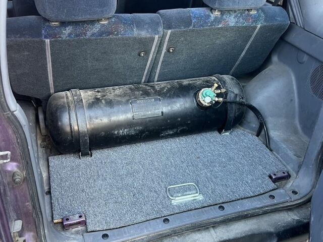 Фиолетовый Дайхатсу Териос, объемом двигателя 1.3 л и пробегом 300 тыс. км за 2500 $, фото 6 на Automoto.ua