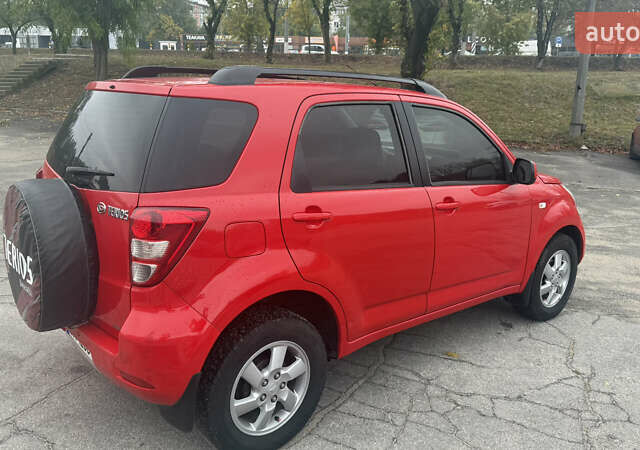 Червоний Дайхатсу Terios, об'ємом двигуна 1.5 л та пробігом 198 тис. км за 6900 $, фото 4 на Automoto.ua