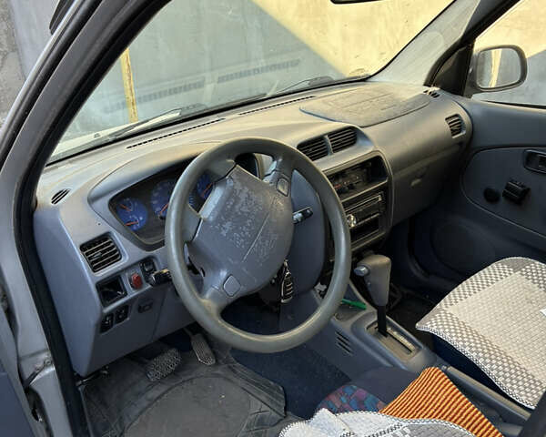 Сірий Дайхатсу Terios, об'ємом двигуна 1.6 л та пробігом 239 тис. км за 3600 $, фото 6 на Automoto.ua