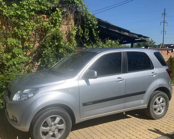 Дайхатсу Териос 2006 в Виннице на Automoto.ua Серый Дайхатсу Териос, объемом двигателя 1.5 л и пробегом 152 тыс. км за 6500 $, фото 3 на Automoto.ua