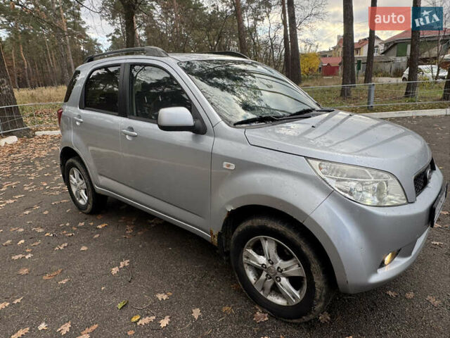 Сірий Дайхатсу Terios, об'ємом двигуна 1.5 л та пробігом 130 тис. км за 5999 $, фото 1 на Automoto.ua