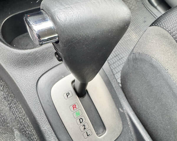 Серый Дайхатсу Териос, объемом двигателя 1.5 л и пробегом 139 тыс. км за 7999 $, фото 9 на Automoto.ua