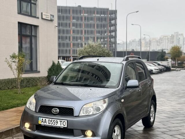 Серый Дайхатсу Териос, объемом двигателя 1.5 л и пробегом 139 тыс. км за 7999 $, фото 2 на Automoto.ua