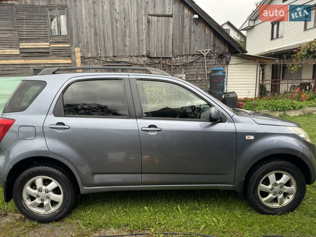 Дайхатсу Terios 2007 у Рахове на Automoto.ua Сірий Дайхатсу Terios, об'ємом двигуна 1.5 л та пробігом 121 тис. км за 7200 $, фото 5 на Automoto.ua