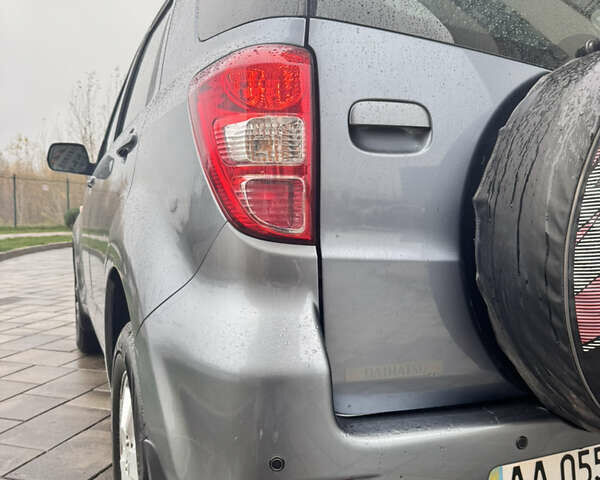 Серый Дайхатсу Териос, объемом двигателя 1.5 л и пробегом 139 тыс. км за 7999 $, фото 18 на Automoto.ua