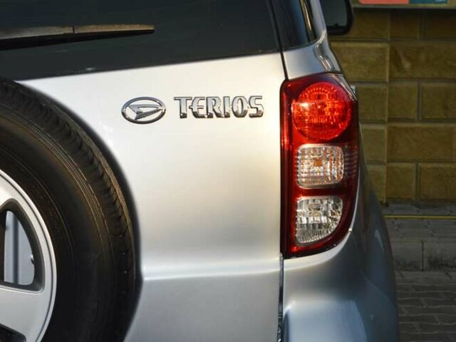 Серый Дайхатсу Териос, объемом двигателя 1.5 л и пробегом 79 тыс. км за 9700 $, фото 12 на Automoto.ua