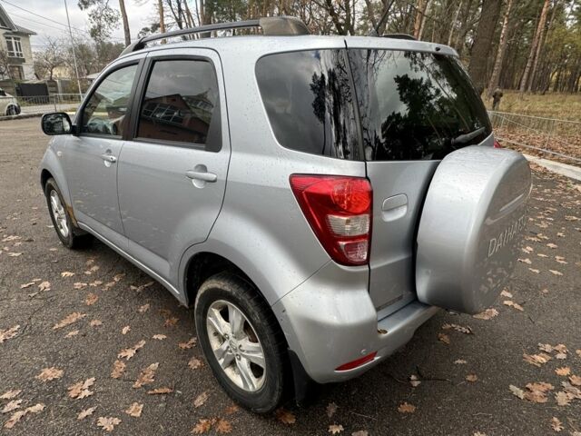 Серый Дайхатсу Териос, объемом двигателя 1.5 л и пробегом 140 тыс. км за 5999 $, фото 4 на Automoto.ua