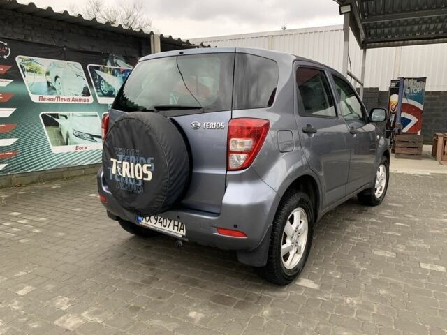Серый Дайхатсу Териос, объемом двигателя 1.5 л и пробегом 178 тыс. км за 7700 $, фото 4 на Automoto.ua