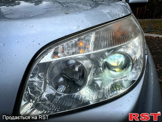 Серый Дайхатсу Териос, объемом двигателя 1.5 л и пробегом 140 тыс. км за 5999 $, фото 3 на Automoto.ua