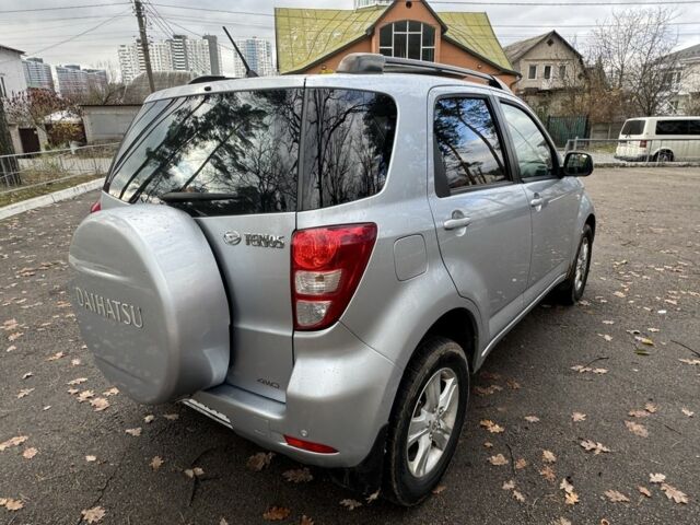 Серый Дайхатсу Териос, объемом двигателя 1.5 л и пробегом 140 тыс. км за 5999 $, фото 5 на Automoto.ua