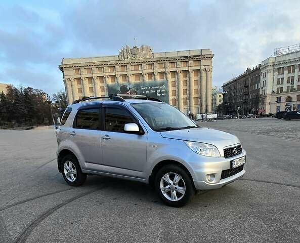 Сірий Дайхатсу Terios, об'ємом двигуна 1.5 л та пробігом 134 тис. км за 9800 $, фото 2 на Automoto.ua