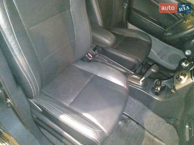 Сірий Дайхатсу Terios, об'ємом двигуна 1.5 л та пробігом 138 тис. км за 11700 $, фото 4 на Automoto.ua