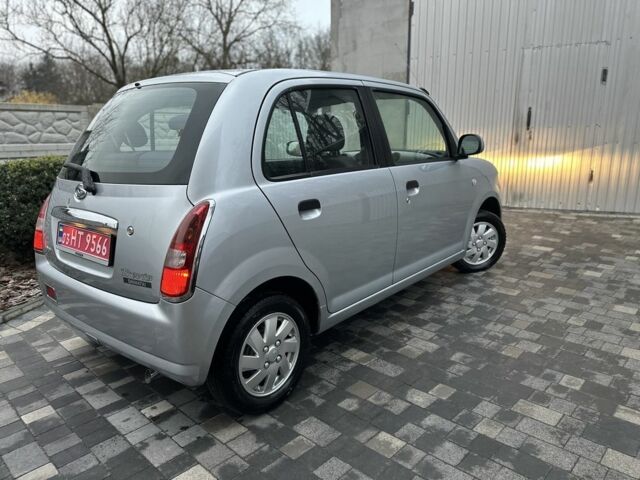 Серый Дайхатсу Тревис, объемом двигателя 1 л и пробегом 147 тыс. км за 4444 $, фото 2 на Automoto.ua