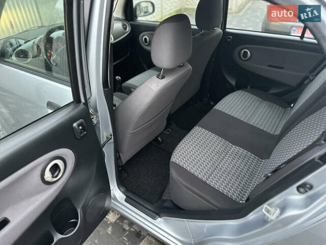 Сірий Дайхатсу Тревіс, об'ємом двигуна 1 л та пробігом 147 тис. км за 4444 $, фото 18 на Automoto.ua
