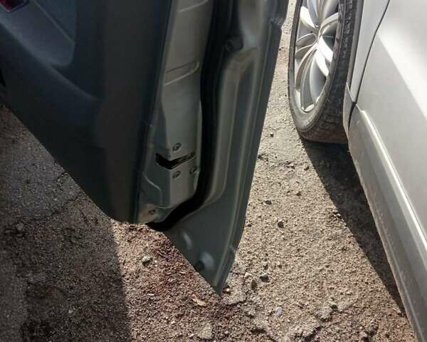 Сірий Дайхатсу Gran Move, об'ємом двигуна 1.59 л та пробігом 170 тис. км за 2300 $, фото 11 на Automoto.ua