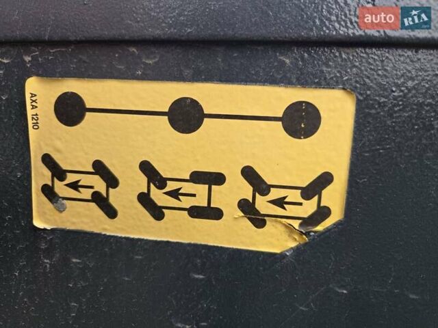 Желтый Диечи Ф, объемом двигателя 4.75 л и пробегом 20 тыс. км за 64170 $, фото 6 на Automoto.ua