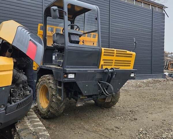 Желтый Диечи Ф, объемом двигателя 4.75 л и пробегом 20 тыс. км за 64170 $, фото 1 на Automoto.ua