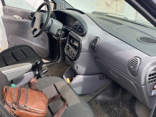 Синий Додж 600, объемом двигателя 2.5 л и пробегом 300 тыс. км за 1938 $, фото 4 на Automoto.ua