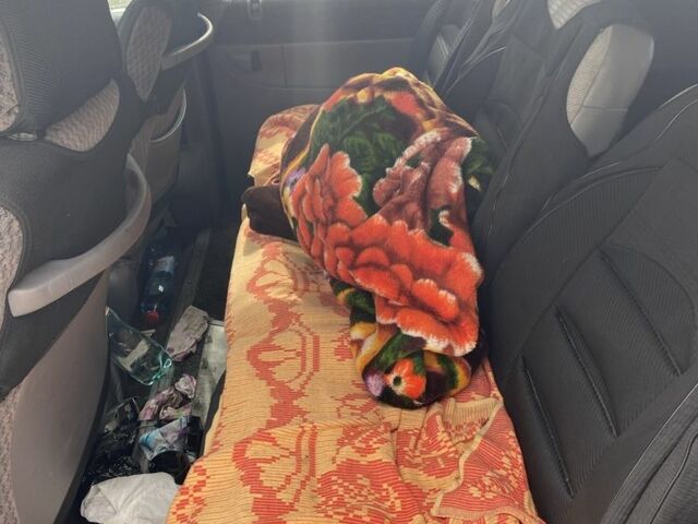 Синий Додж 600, объемом двигателя 2.5 л и пробегом 300 тыс. км за 1938 $, фото 5 на Automoto.ua