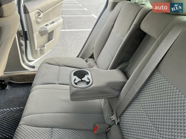 Белый Додж Авенджер, объемом двигателя 2 л и пробегом 328 тыс. км за 5800 $, фото 13 на Automoto.ua