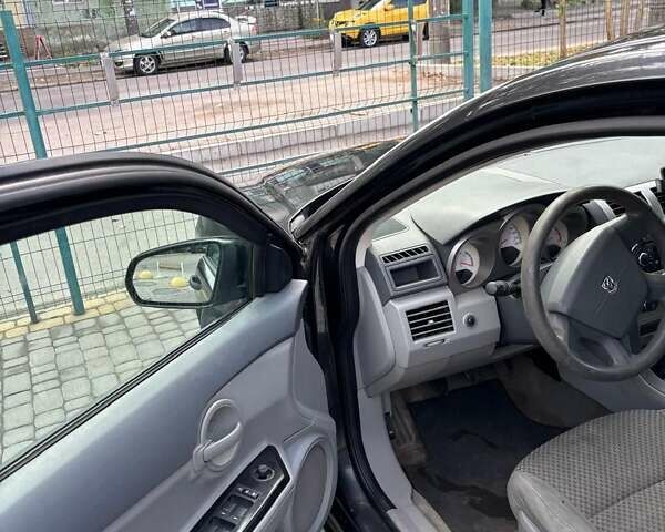 Чорний Додж Avenger, об'ємом двигуна 2 л та пробігом 361 тис. км за 2100 $, фото 9 на Automoto.ua