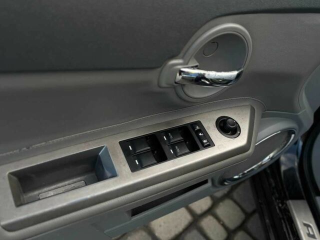 Чорний Додж Avenger, об'ємом двигуна 2.4 л та пробігом 266 тис. км за 5300 $, фото 15 на Automoto.ua