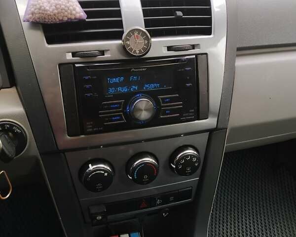 Чорний Додж Avenger, об'ємом двигуна 2 л та пробігом 260 тис. км за 5500 $, фото 2 на Automoto.ua