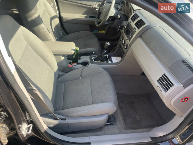 Черный Додж Авенджер, объемом двигателя 2 л и пробегом 123 тыс. км за 6500 $, фото 2 на Automoto.ua