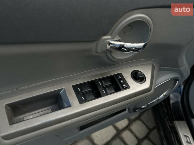 Черный Додж Авенджер, объемом двигателя 2.36 л и пробегом 266 тыс. км за 5300 $, фото 15 на Automoto.ua