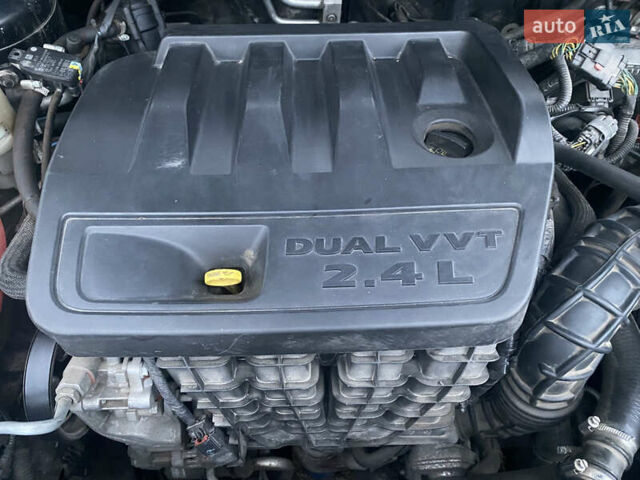 Черный Додж Авенджер, объемом двигателя 2.4 л и пробегом 134 тыс. км за 15000 $, фото 11 на Automoto.ua