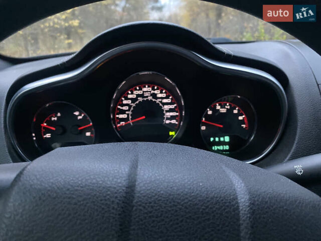 Черный Додж Авенджер, объемом двигателя 2.4 л и пробегом 134 тыс. км за 15000 $, фото 22 на Automoto.ua