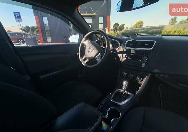 Черный Додж Авенджер, объемом двигателя 2.36 л и пробегом 244 тыс. км за 8300 $, фото 17 на Automoto.ua