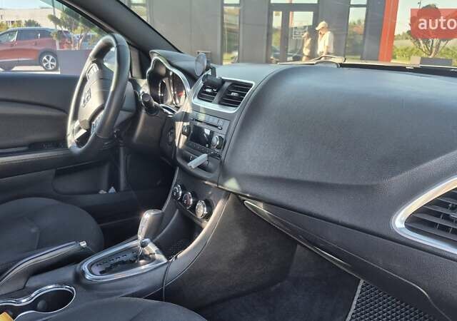 Черный Додж Авенджер, объемом двигателя 2.36 л и пробегом 244 тыс. км за 8300 $, фото 16 на Automoto.ua