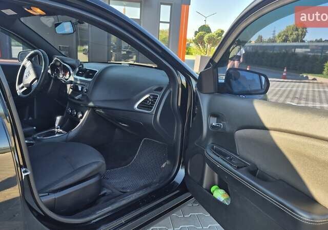 Черный Додж Авенджер, объемом двигателя 2.36 л и пробегом 244 тыс. км за 8300 $, фото 15 на Automoto.ua