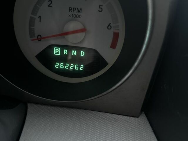 Красный Додж Авенджер, объемом двигателя 2.4 л и пробегом 262 тыс. км за 6000 $, фото 4 на Automoto.ua