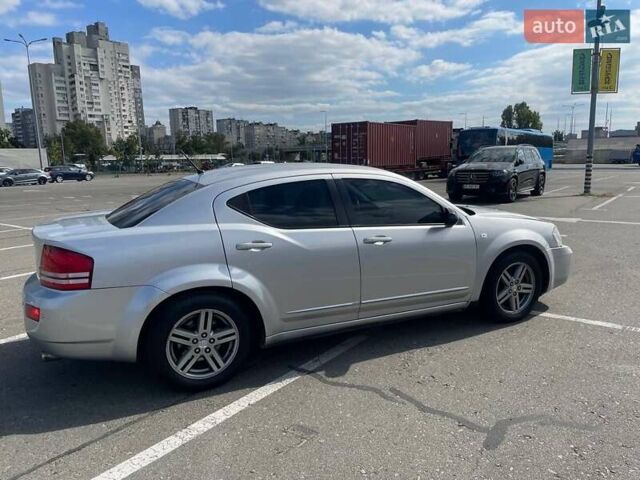 Серый Додж Авенджер, объемом двигателя 2.4 л и пробегом 246 тыс. км за 4700 $, фото 11 на Automoto.ua