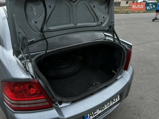 Сірий Додж Avenger, об'ємом двигуна 2.4 л та пробігом 216 тис. км за 6000 $, фото 9 на Automoto.ua
