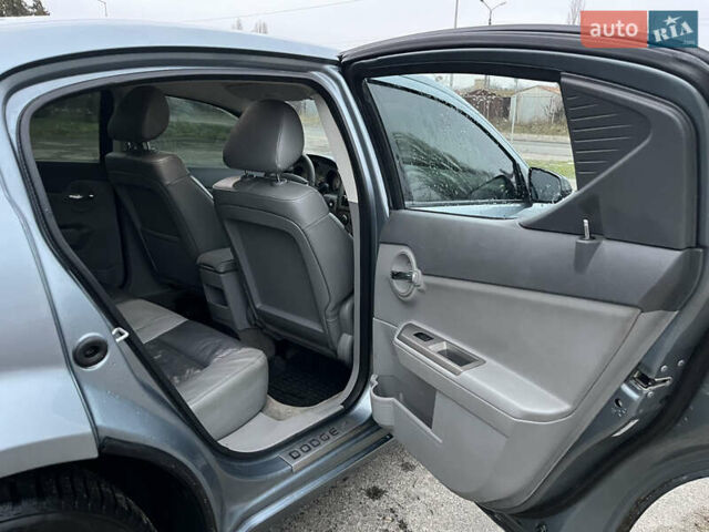 Серый Додж Авенджер, объемом двигателя 2.36 л и пробегом 265 тыс. км за 4500 $, фото 12 на Automoto.ua