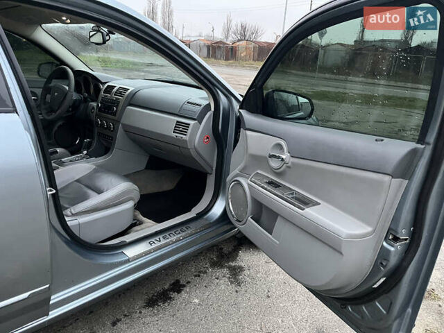 Серый Додж Авенджер, объемом двигателя 2.36 л и пробегом 265 тыс. км за 4500 $, фото 9 на Automoto.ua