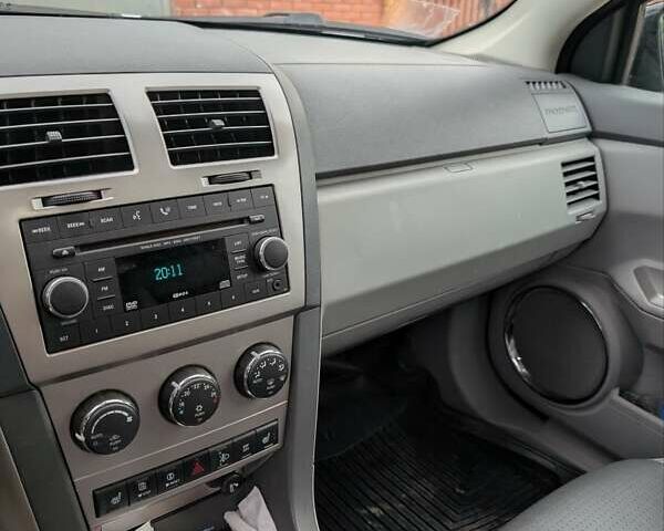 Серый Додж Авенджер, объемом двигателя 2.4 л и пробегом 141 тыс. км за 8500 $, фото 10 на Automoto.ua
