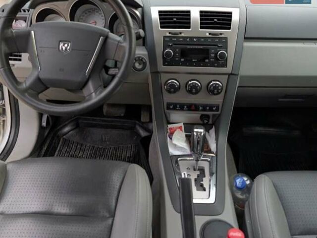 Серый Додж Авенджер, объемом двигателя 2.4 л и пробегом 141 тыс. км за 8500 $, фото 14 на Automoto.ua