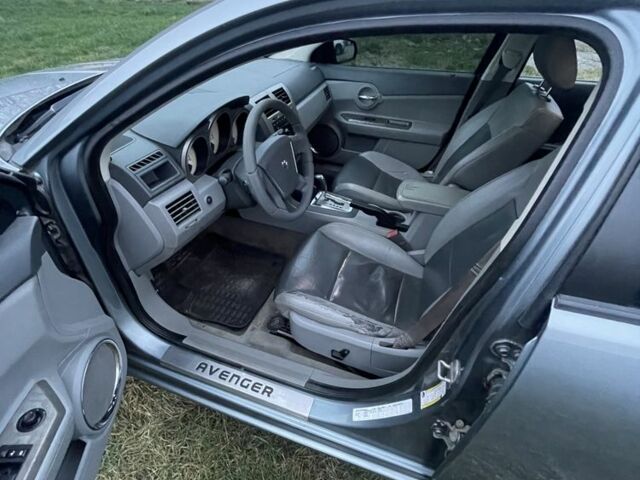 Серый Додж Авенджер, объемом двигателя 2.4 л и пробегом 265 тыс. км за 3800 $, фото 11 на Automoto.ua