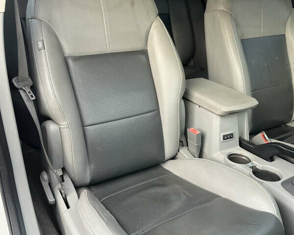 Сірий Додж Avenger, об'ємом двигуна 2.4 л та пробігом 208 тис. км за 4890 $, фото 11 на Automoto.ua