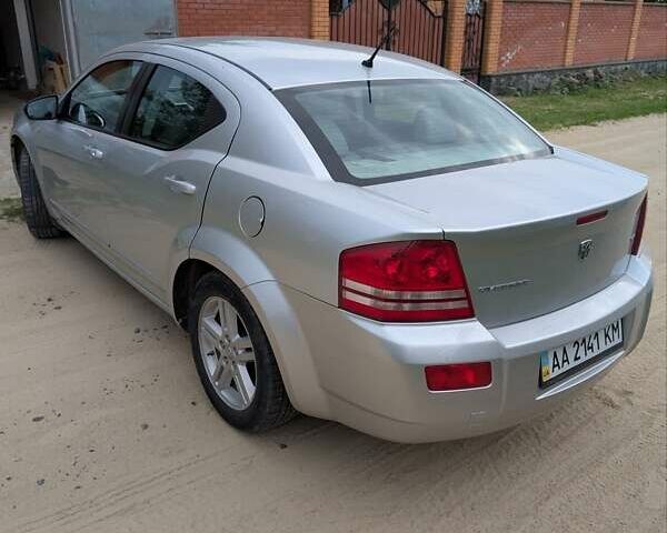 Серый Додж Авенджер, объемом двигателя 2.4 л и пробегом 141 тыс. км за 8500 $, фото 3 на Automoto.ua