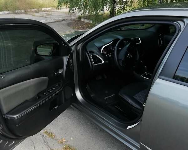Серый Додж Авенджер, объемом двигателя 2.4 л и пробегом 133 тыс. км за 9000 $, фото 22 на Automoto.ua
